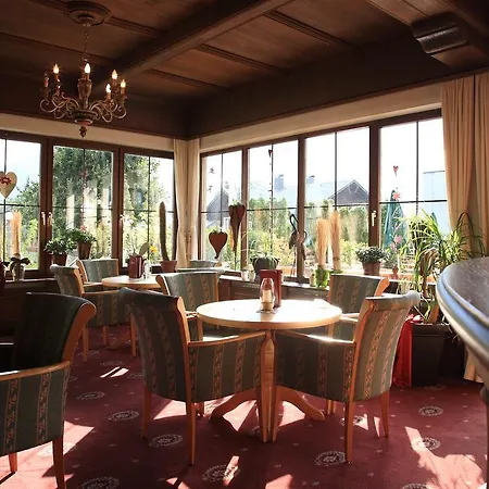 Hotell Hotel Cresta Tschagguns - Montafon 3*