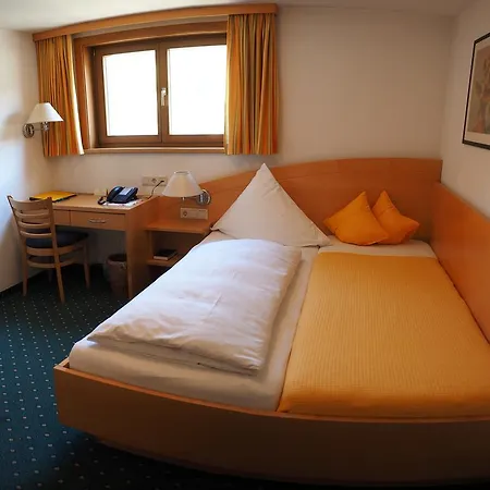 Hotell Hotel Cresta Tschagguns - Montafon