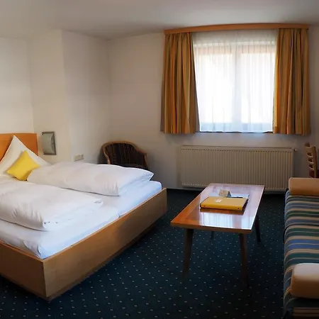 Hotell Hotel Cresta Tschagguns - Montafon 3*