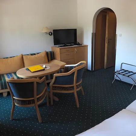 Hotell Hotel Cresta Tschagguns - Montafon