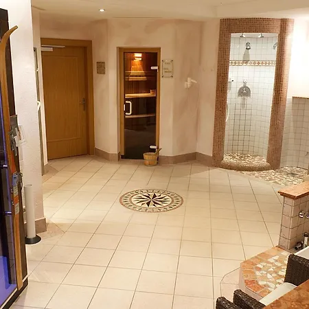 Hotel Cresta Tschagguns - Montafon Hotell